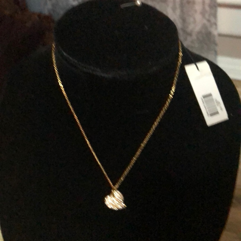 Gold tone necklace